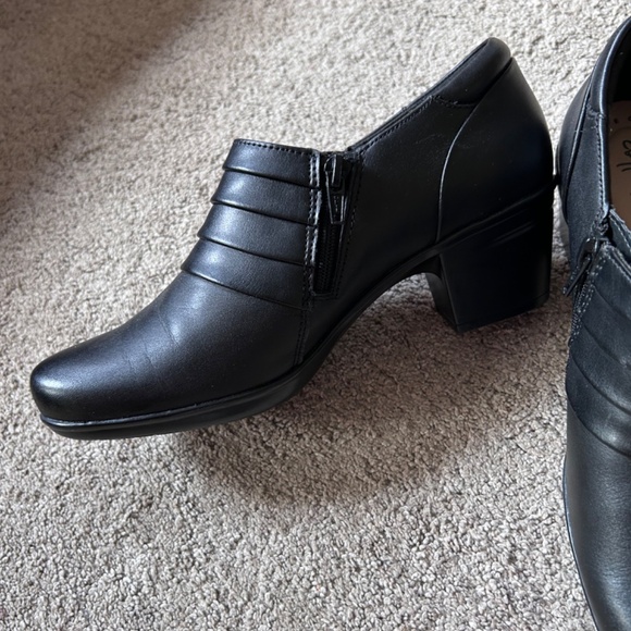 🍂Ultimate Comfort By Clark’s Zip Side Bootie Heel - Picture 11 of 12